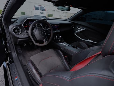 Used 2019 Chevrolet Camaro ZL1 image 13