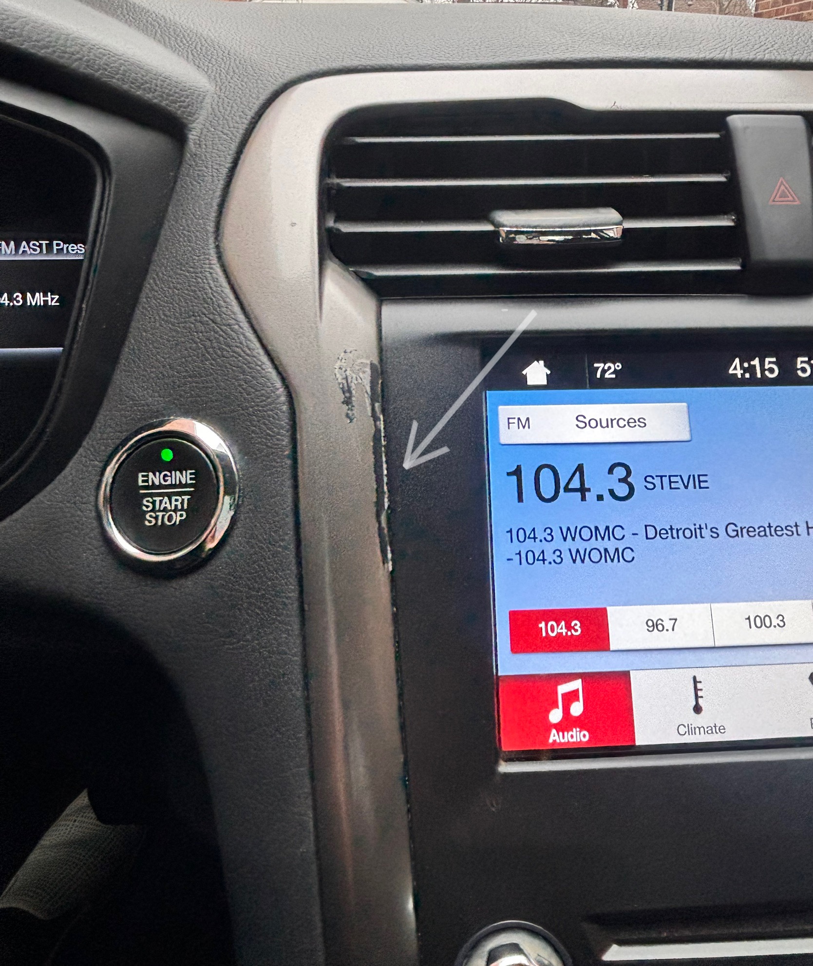 Used 2018 Ford Fusion SE w/ Fusion SE Technology Package FWD image 12