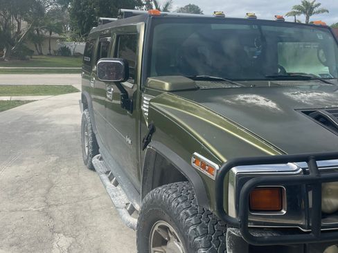 Used 2003 HUMMER H2 w/ Preferred Equipment Group image 4