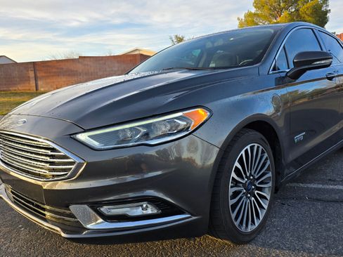 Used 2017 Ford Fusion Energi SE image 9
