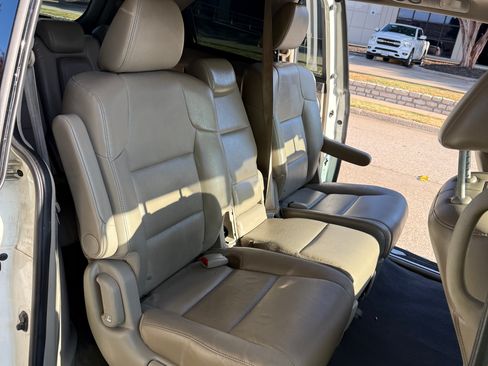 Used 2014 Honda Odyssey Touring image 14