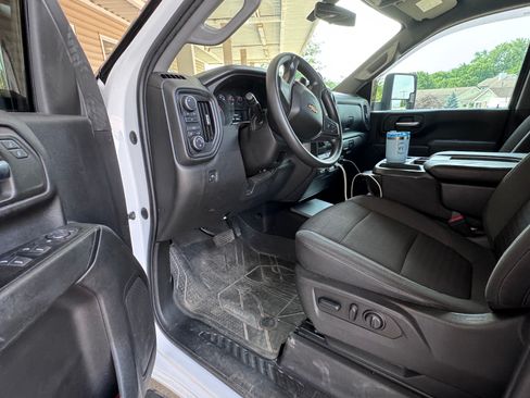 Used 2022 Chevrolet Silverado 2500 Custom w/ Gooseneck/5TH Wheel Package AWD/4WD image 9