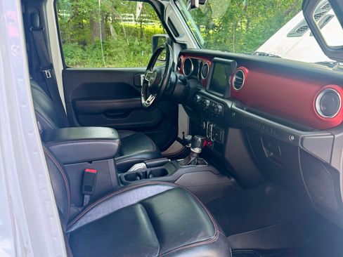 Used 2020 Jeep Wrangler Unlimited Rubicon AWD/4WD image 9