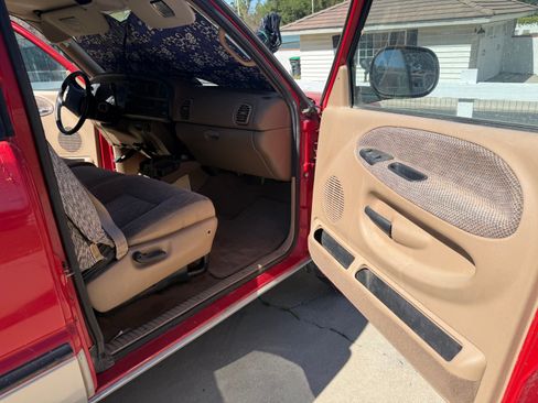 Used 1998 Dodge Ram 2500 Truck 2WD Quad Cab image 10