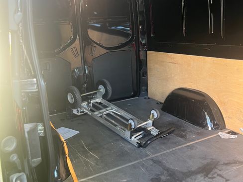 Used 2021 Mercedes-Benz Sprinter 2500 image 6