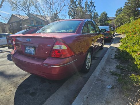 Used 2005 Ford Five Hundred SEL image 6