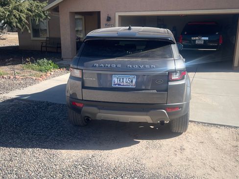 Used 2018 Land Rover Range Rover Evoque SE image 9