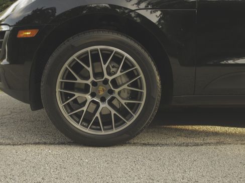 Used 2017 Porsche Macan S image 8