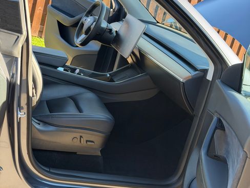 Used 2020 Tesla Model Y Long Range AWD/4WD image 8