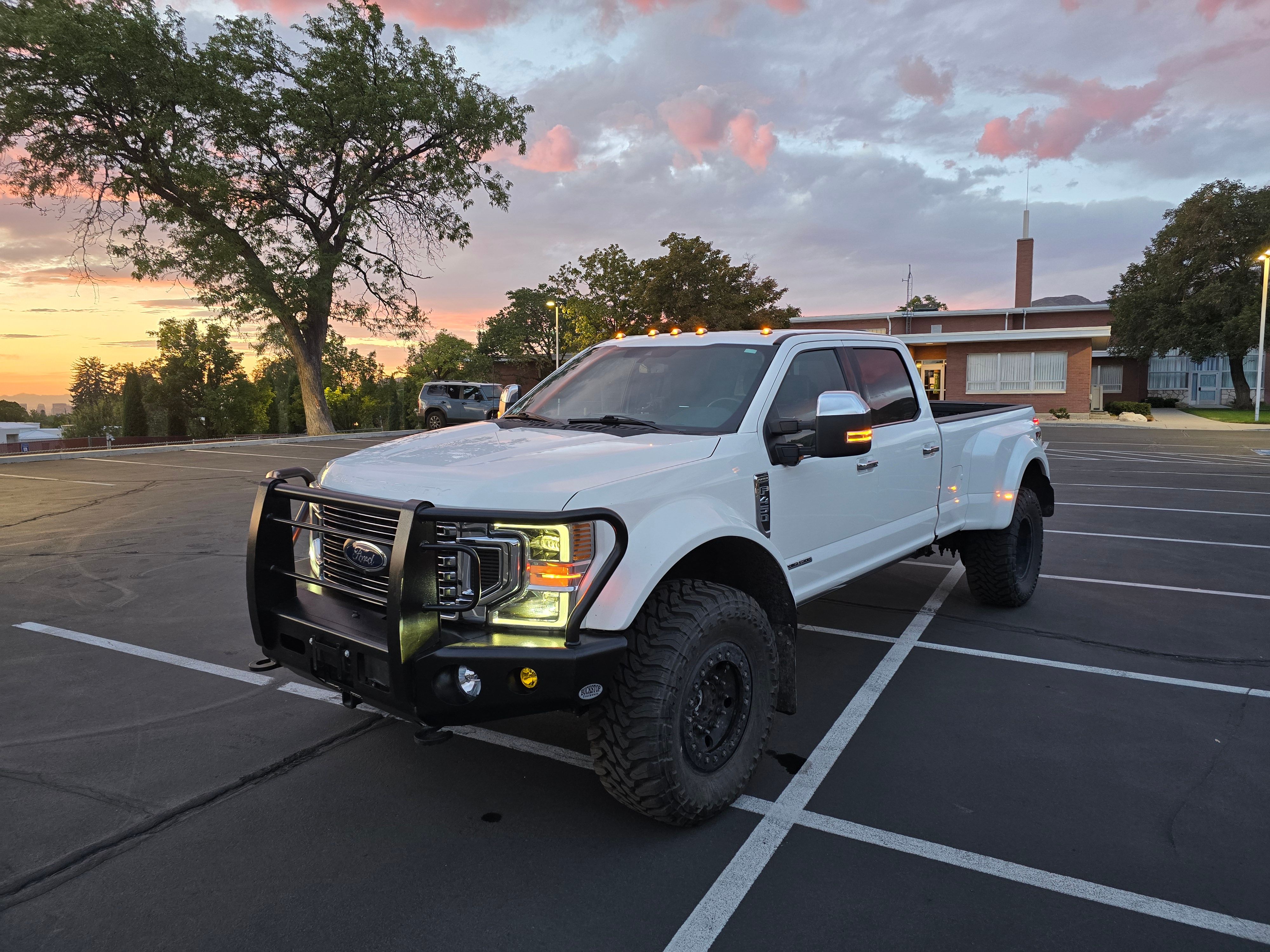 Used 2020 Ford F450 Platinum w/ FX4 Off-Road Package AWD/4WD image 1