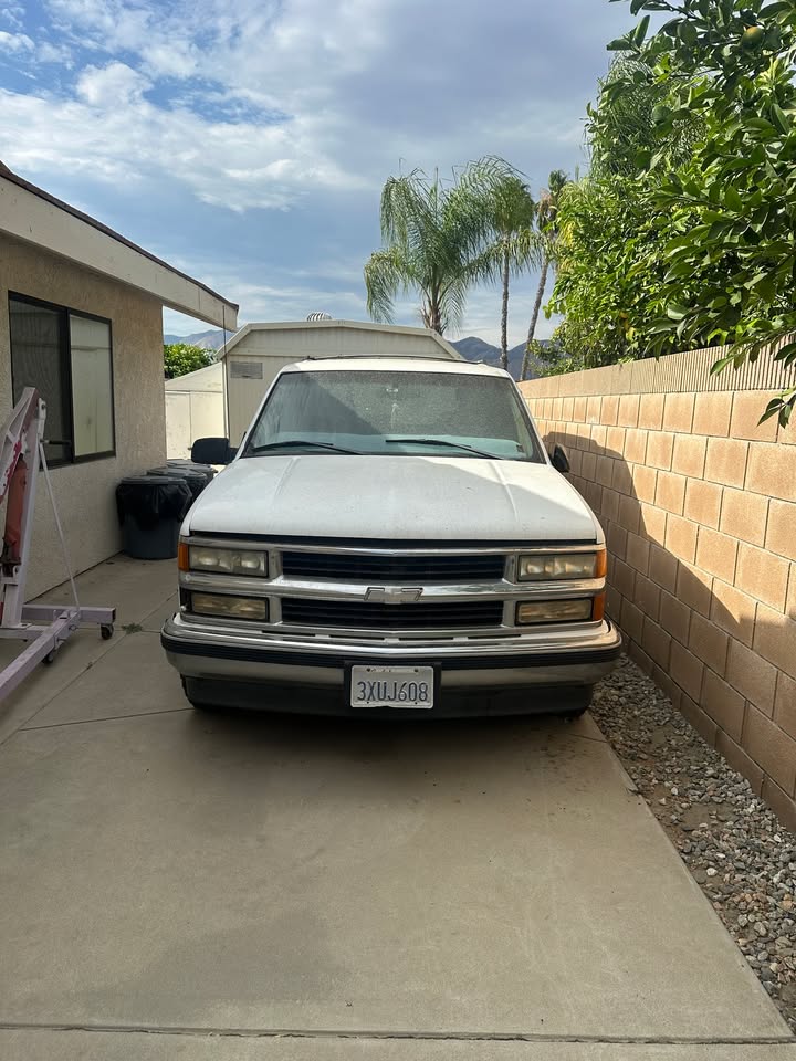 Used 1998 Chevrolet Tahoe 2WD image 9