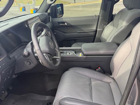 Used 2025 Lexus GX 550 AWD/4WD image 10