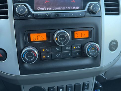 Used 2015 Nissan Frontier SV w/ SV Value Truck Package RWD image 13