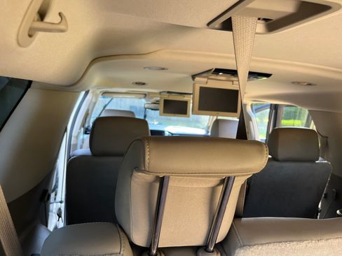 Used 2015 Chevrolet Suburban LTZ image 1