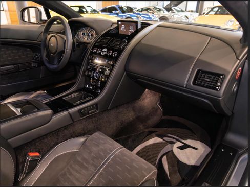 Used 2015 Aston Martin V8 Vantage GT image 5