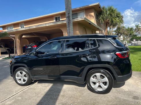 Used 2021 Jeep Compass Latitude w/ Sun and Sound Group image 8