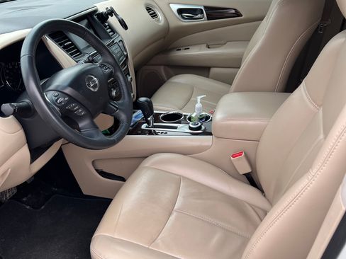 Used 2016 Nissan Pathfinder SL w/ Trailer Tow Package image 8