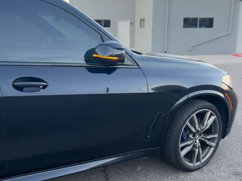 Used 2022 BMW X5 M50i w/ Executive Package image 2