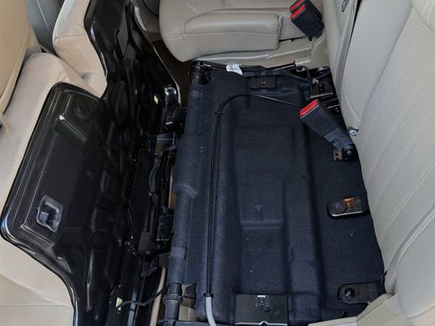 Used 2014 Mercedes-Benz GL 450 4MATIC image 19
