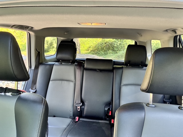 Used 2022 Toyota 4Runner SR5 Premium w/ 4Runner Black Package (TMS) AWD/4WD image 22