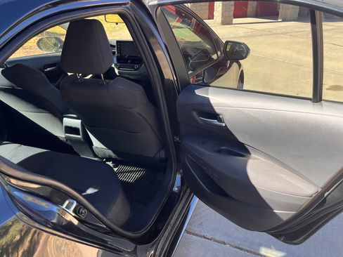 Used 2020 Toyota Corolla LE image 12