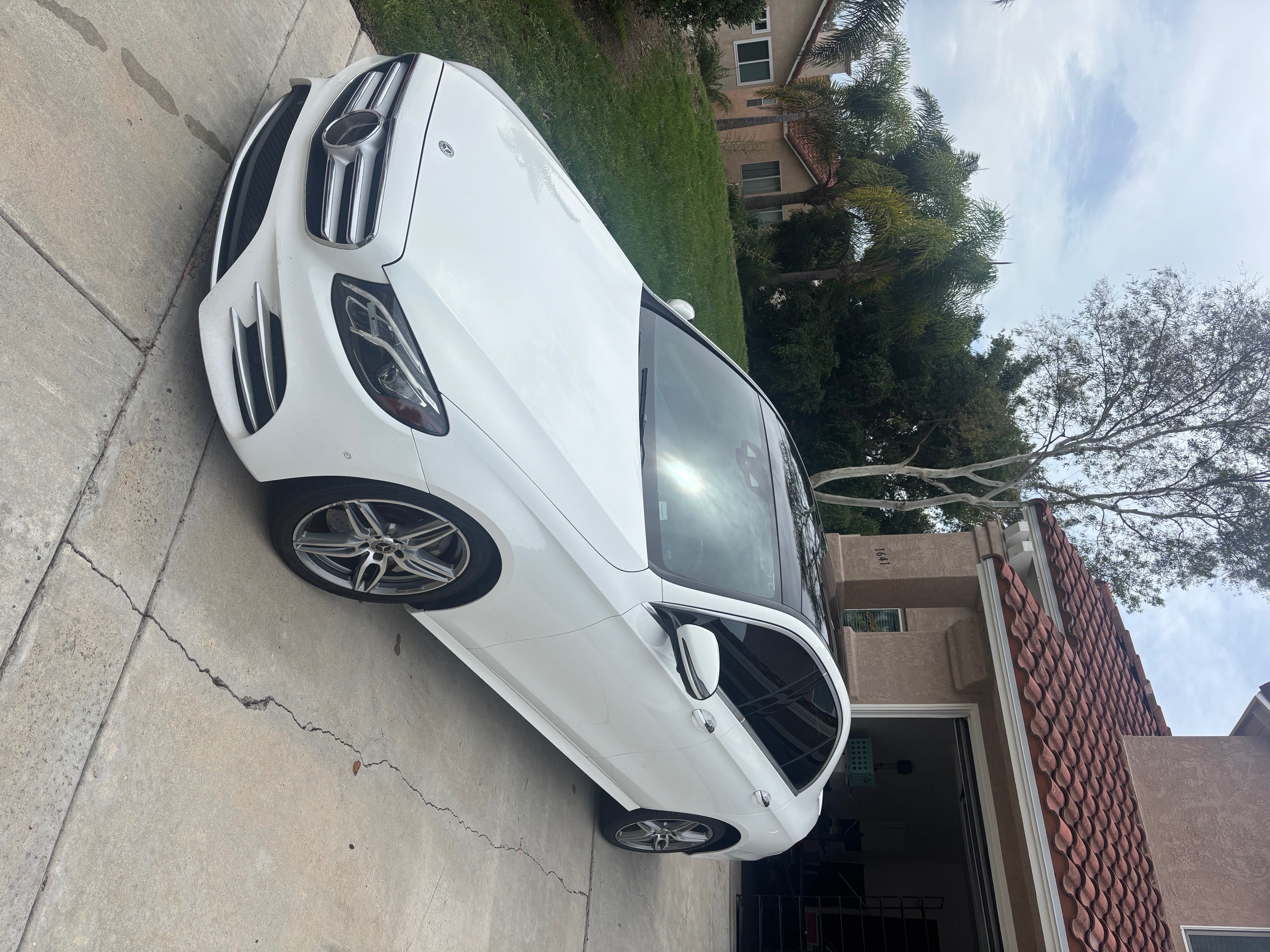 Used 2019 Mercedes-Benz E 300 image 1