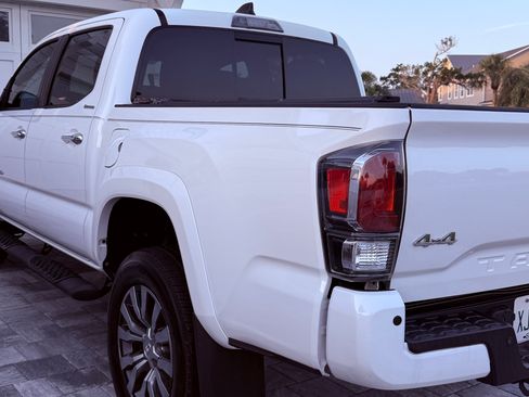Used 2023 Toyota Tacoma Limited AWD/4WD image 4