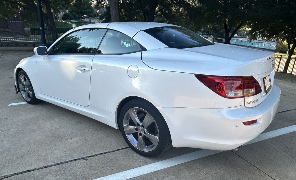 Used 2010 Lexus IS 350C w/ Luxury Pkg RWD image 13