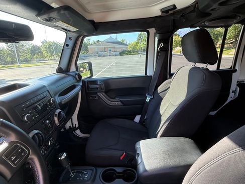 Used 2013 Jeep Wrangler Unlimited Sport AWD/4WD image 12
