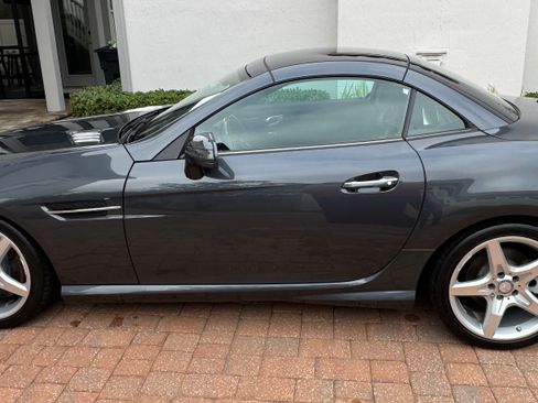 Used 2013 Mercedes-Benz SLK 350 image 1