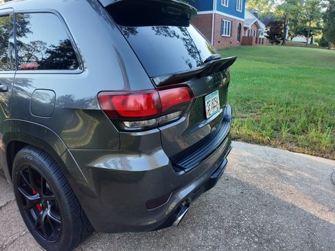 Used 2016 Jeep Grand Cherokee SRT AWD/4WD image 12