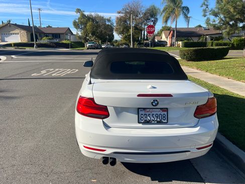 Used 2018 BMW 230i Convertible image 4