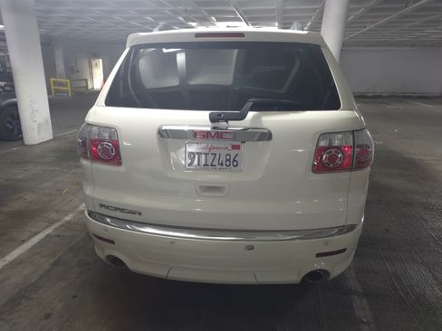 Used 2012 GMC Acadia Denali image 2