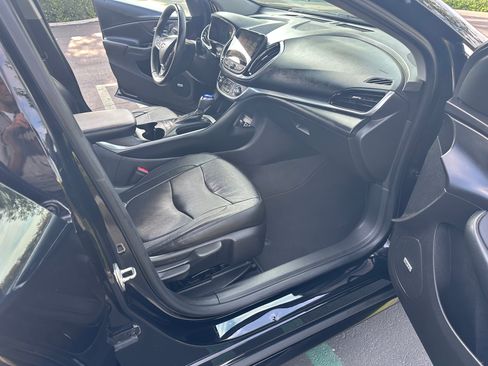 Used 2017 Chevrolet Volt Premier w/ Driver Confidence II Package image 14