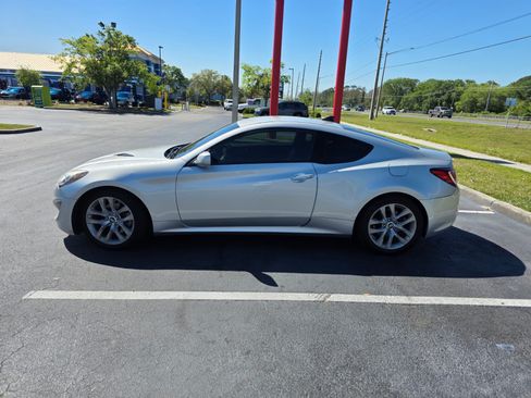 Used 2013 Hyundai Genesis 2.0T image 5