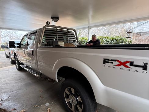 Used 2011 Ford F350 XLT w/ XLT Interior Pkg image 6