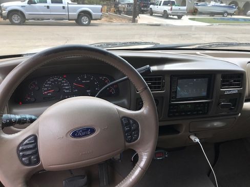 Used 2004 Ford Excursion Limited image 6
