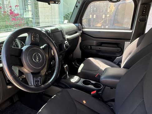 Used 2015 Jeep Wrangler Unlimited Sport AWD/4WD image 8