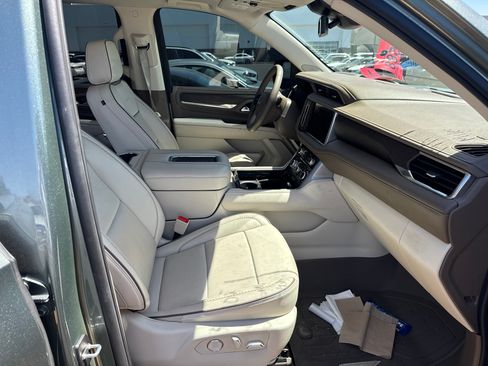 Used 2023 GMC Yukon Denali image 15