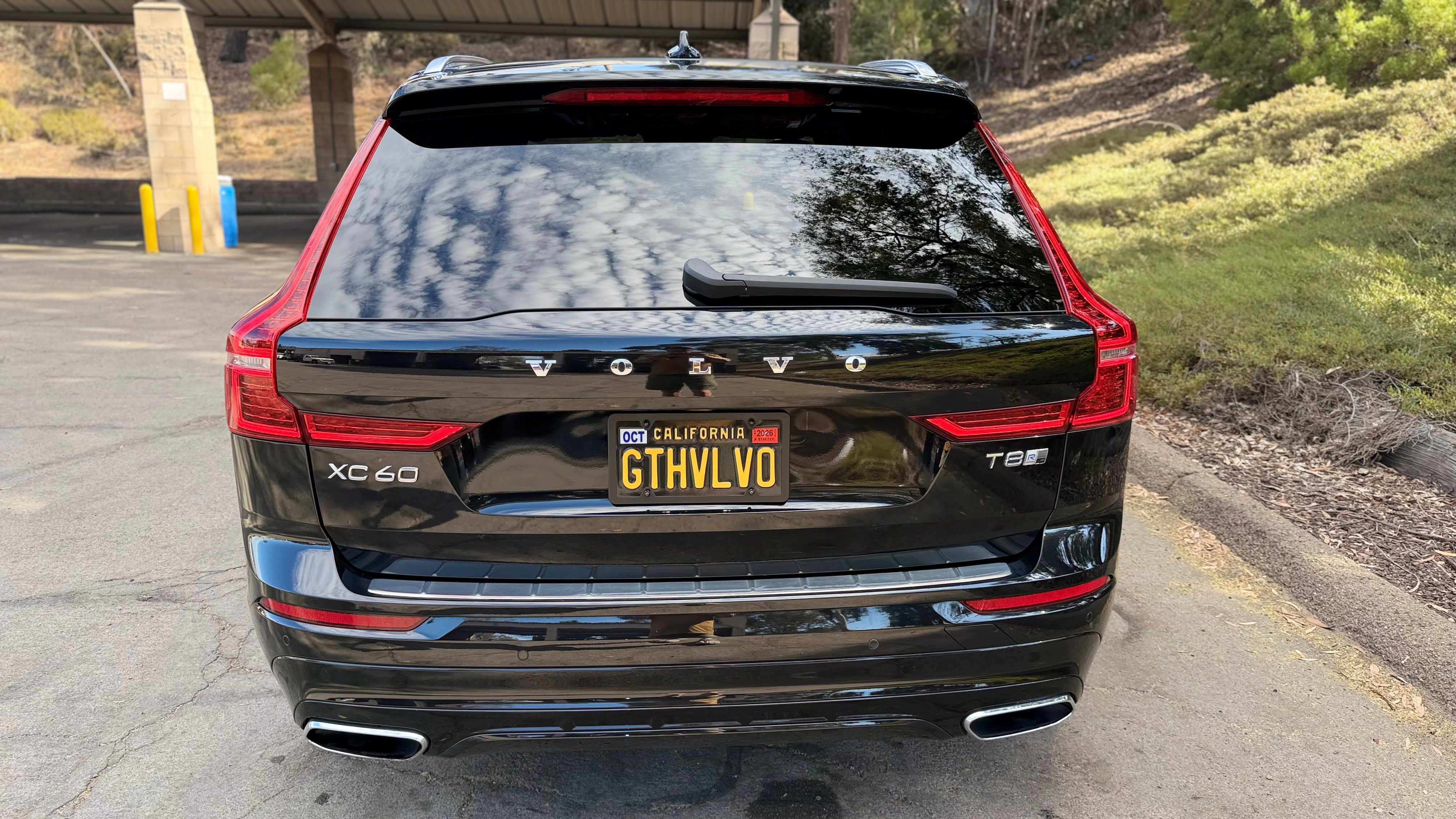 Used 2019 Volvo XC60 T8 R-Design w/ Advanced Package AWD/4WD image 12