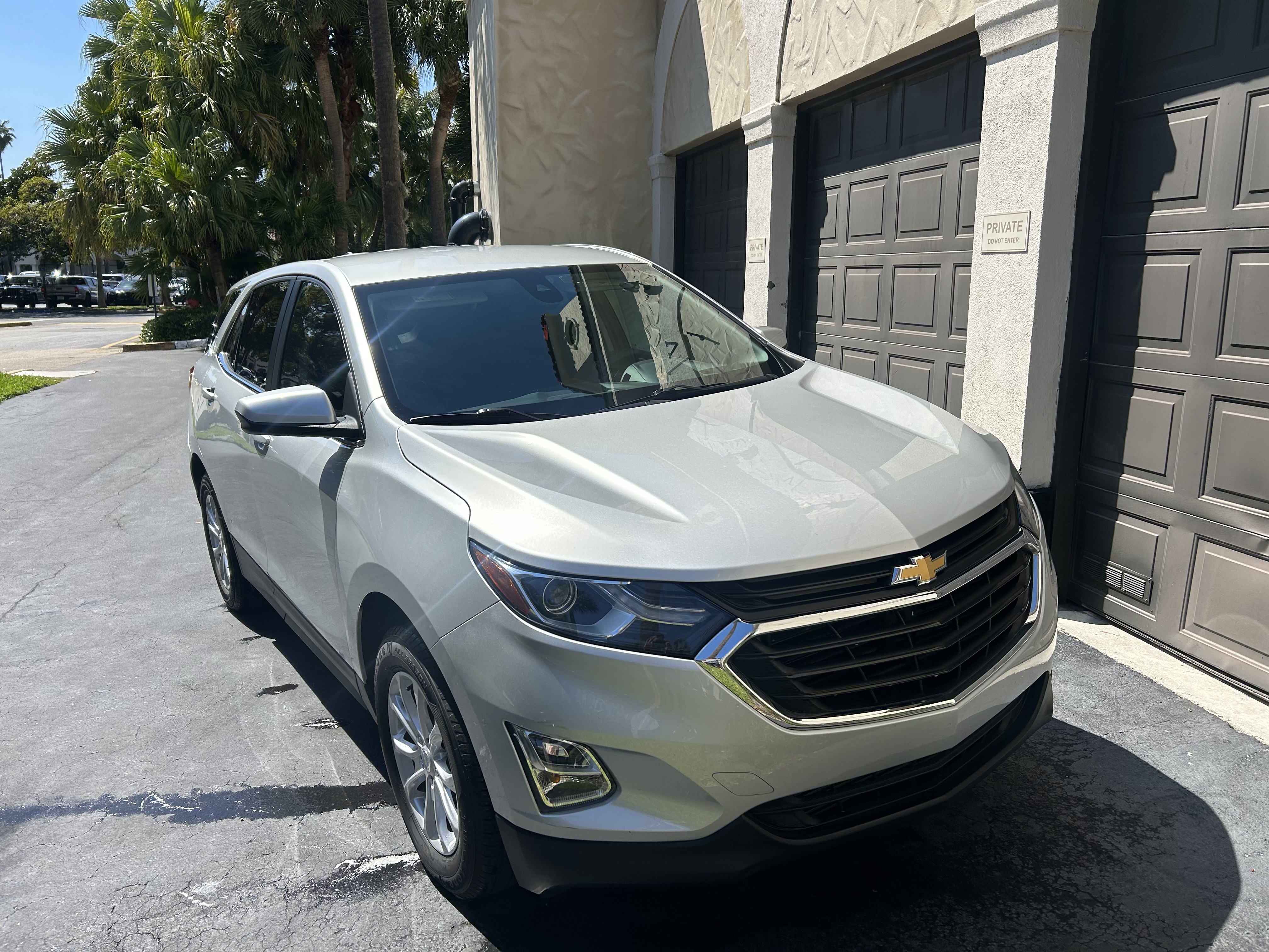 Used 2021 Chevrolet Equinox LT w/ LPO, Cargo Package AWD/4WD image 2