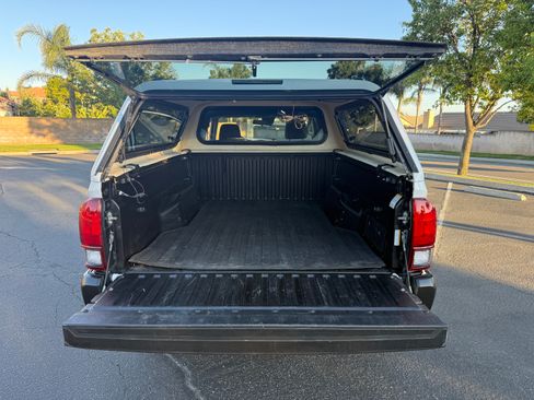 Used 2019 Toyota Tacoma SR image 2