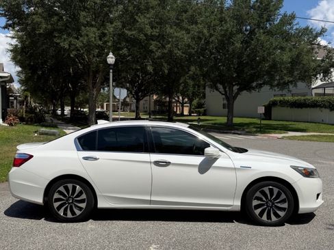 Used 2015 Honda Accord EX-L image 2