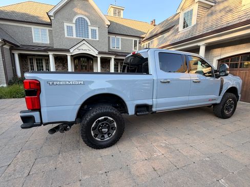 Used 2024 Ford F250 Platinum w/ Tremor Off-Road Package AWD/4WD image 9