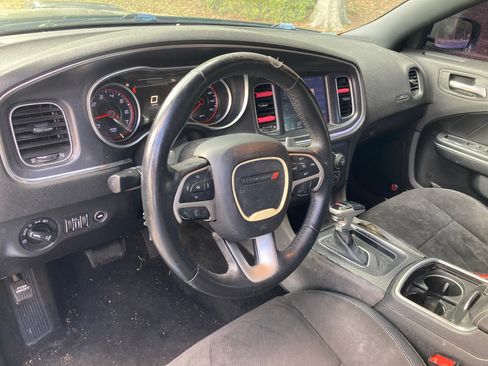 Used 2015 Dodge Charger R/T image 9