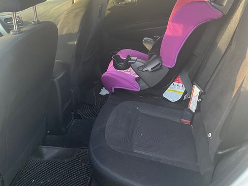 Used 2013 Nissan Rogue S image 11