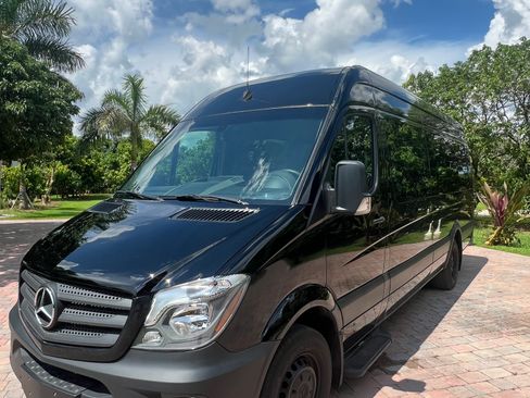 Used 2017 Mercedes-Benz Sprinter 3500 image 11