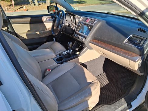 Used 2016 Subaru Outback 2.5i Limited image 4
