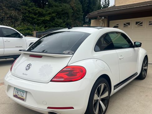 Used 2012 Volkswagen Beetle 2.0T FWD image 2