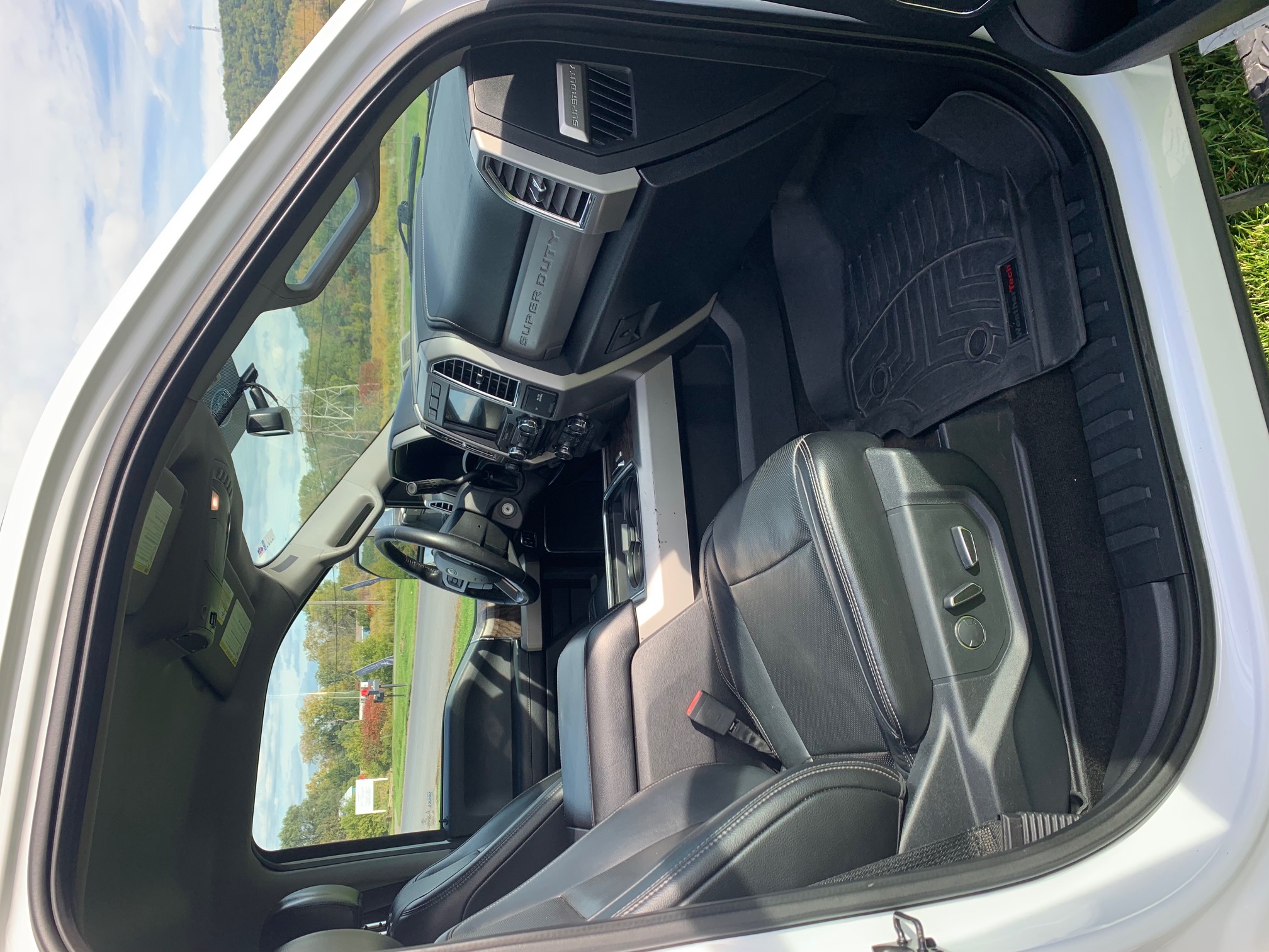 Used 2017 Ford F250 Lariat w/ Chrome Package AWD/4WD image 9